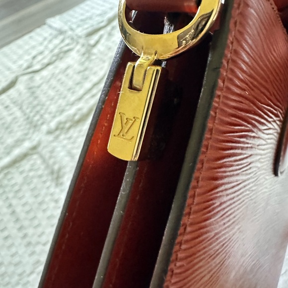 Louis Vuitton Capucines Kenyan Brown Epi Shoulder Bag - Picture 3 of 12